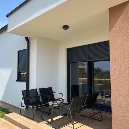 Modern Home Ula بروتونيغلا المظهر الخارجي الصورة