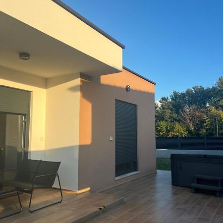 Modern Home Ula بروتونيغلا المظهر الخارجي الصورة