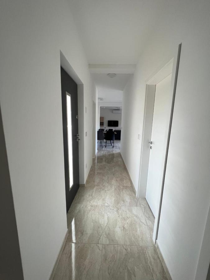 Modern Home Ula بروتونيغلا المظهر الخارجي الصورة